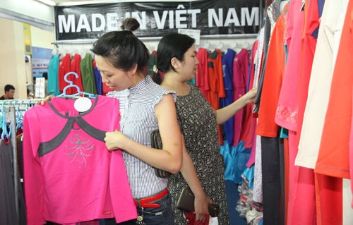 Les Vietnamiens privilégient les marchandises vietnamiennes - ảnh 2
